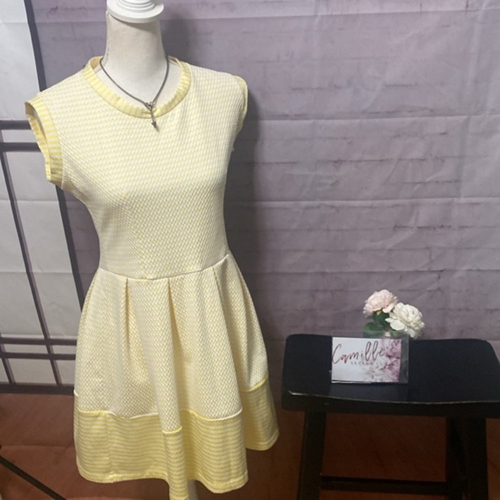 Rinascimento Yellow Sleeveless Light Flowy Dress